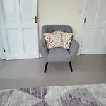 1 Bed Retreat-sleeps 2-secure Parking-garden Lejlighed *