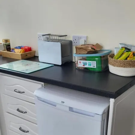 Appartement 1 Bed Retreat-sleeps 2-secure Parking-garden Ennis