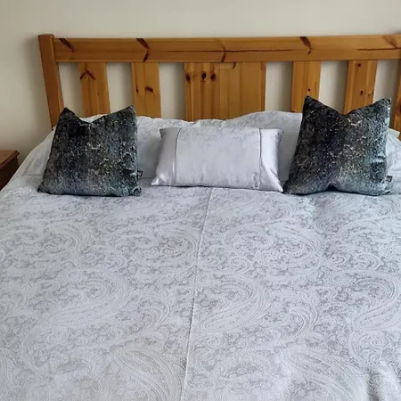 1 Bed Retreat-sleeps 2-secure Parking-garden
