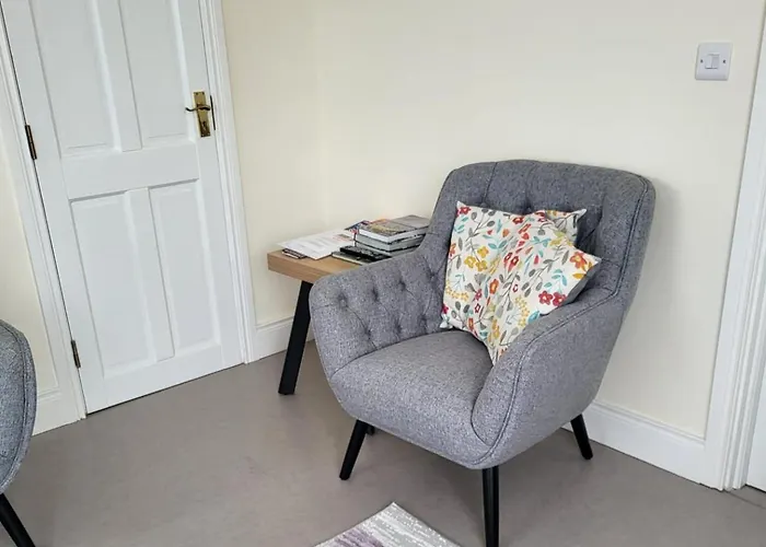 1 Bed Retreat-sleeps 2-secure Parking-garden