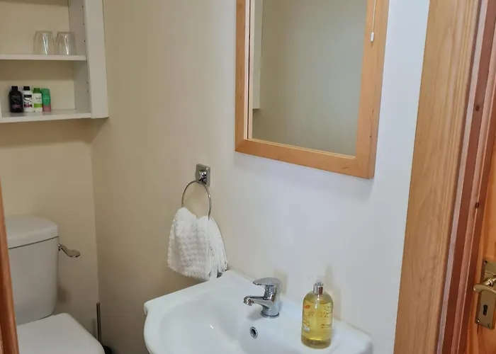 1 Bed Retreat-sleeps 2-secure Parking-garden Apartamento